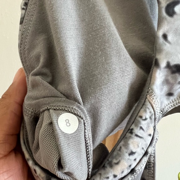 Lululemon sports bra. Good used condition. Minor piling. See photos - Picture 6 of 7